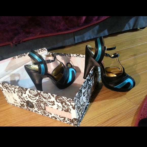 Dressy high heeled platform sandels