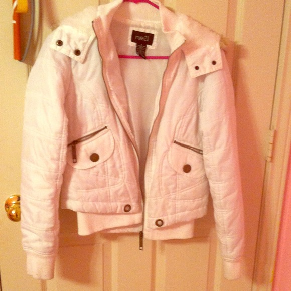 White jacket with a hood with fur