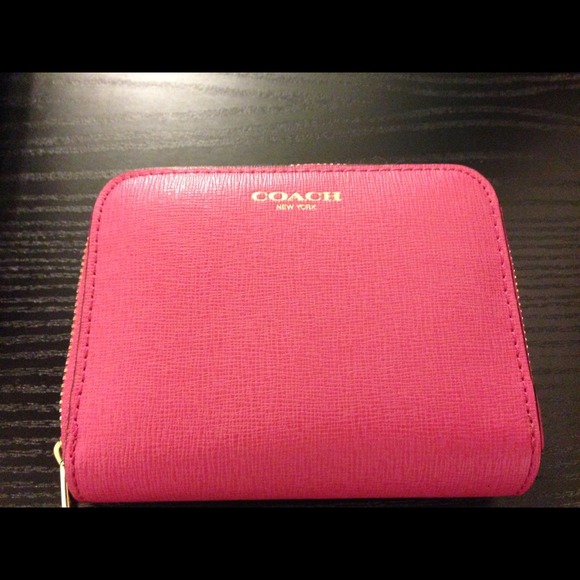 Coach Handbags - COACH compact wallet