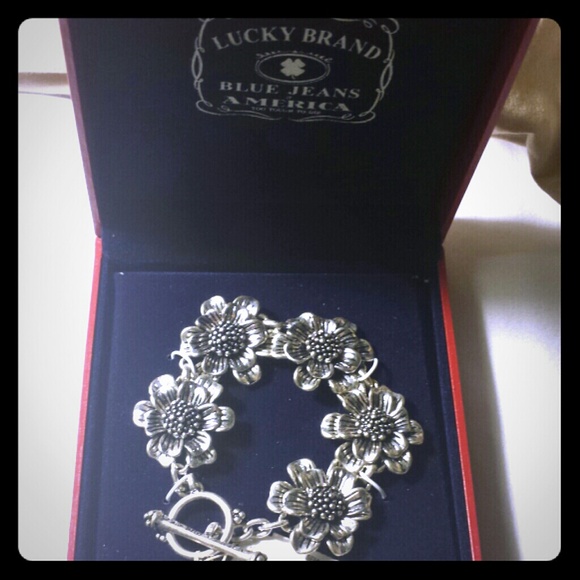 Lucky Brand flower bracelet