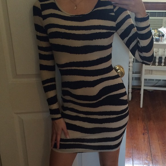 Dress - Picture 2 of 2