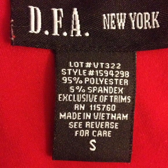 D,E,A Red  beautiful Stretch sleeveless Top - Picture 4 of 4