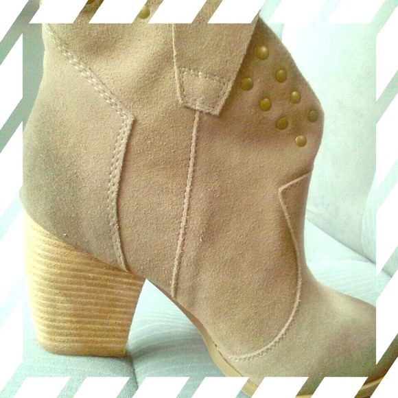 STEVE MADDEN BOOTS SZ 9 ❤️👢