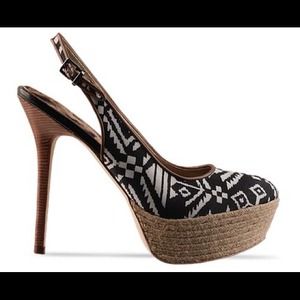 *SOLD!* Sam Edelman Slingback in Black/White Print