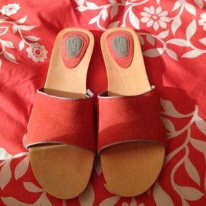 Never before worn ugg sandals