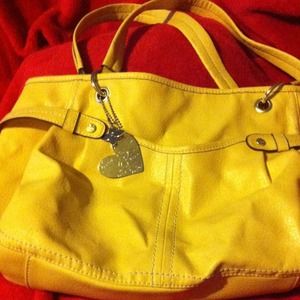 🚫SOLD🚫Yellow faux leather shoulder bag