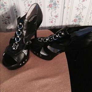Black Stud & Hoop Heels