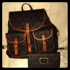 *BUNDLE* Michael Kors backpack and wallet
