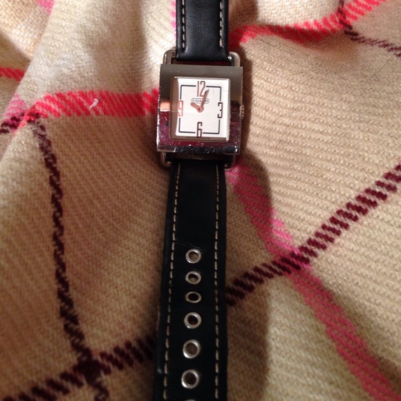 COACH WATCH❤️BLACK LEATHER STRAPS/SILVER ACCENTS🎈 - Picture 3 of 4