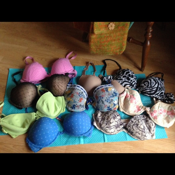 Bundle of misc name bra's...