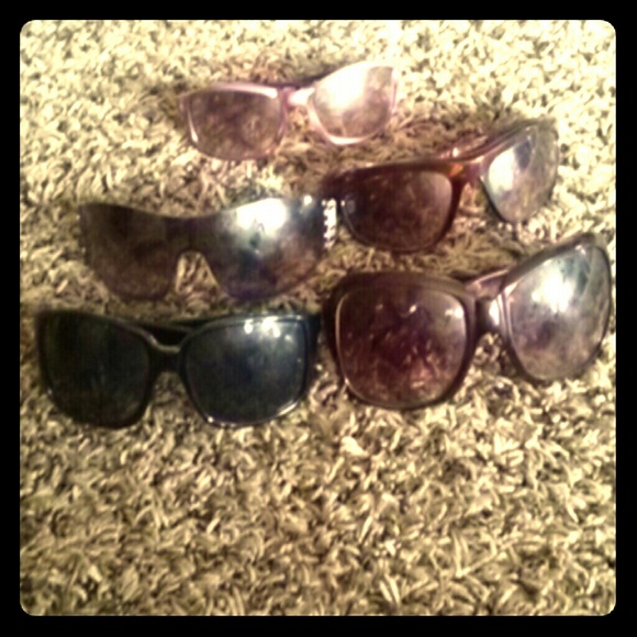 5 pair of sunglasses