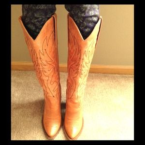 Jessica Simpson Cowboy Boots!!!