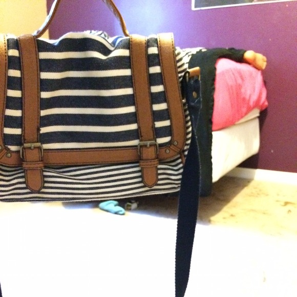 American eagle cross body bag - Picture 3 of 3