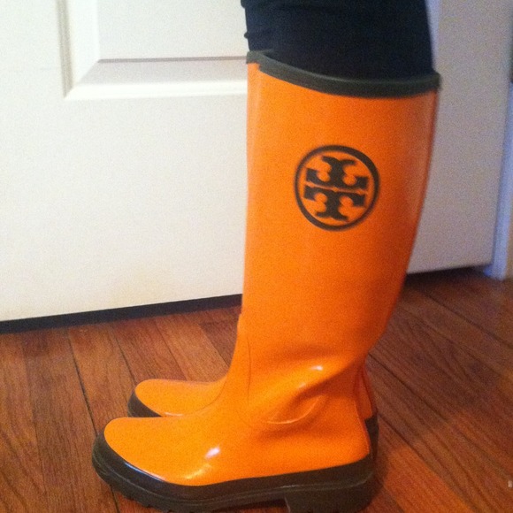 Tory Burch rain boots size 7