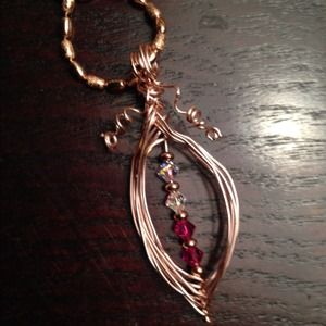 Birthstone rose gold pea pod pendant