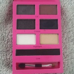 Inside shot of vs palette