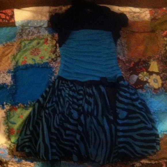 🎀SOLD🎀•IZ Amy Byer dress