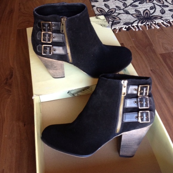 BUNDLE - Ankle Boots & Blue Cardigan