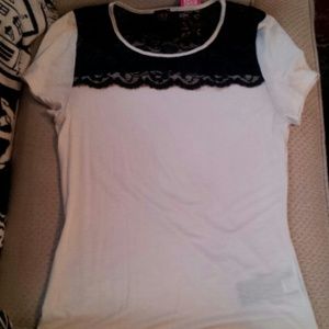 NWT 2b Bebe T-shirt with lace