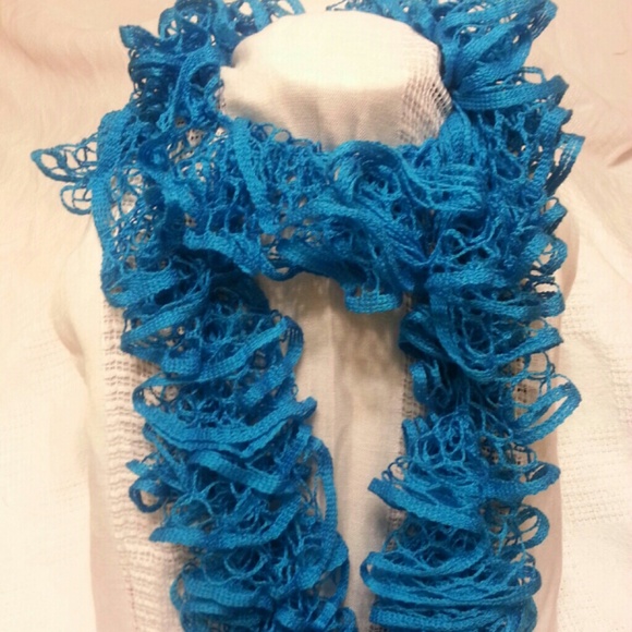 Handmade lace scarf - Picture 1 of 2