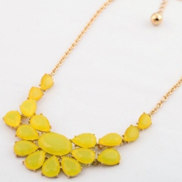 Canary statement necklace