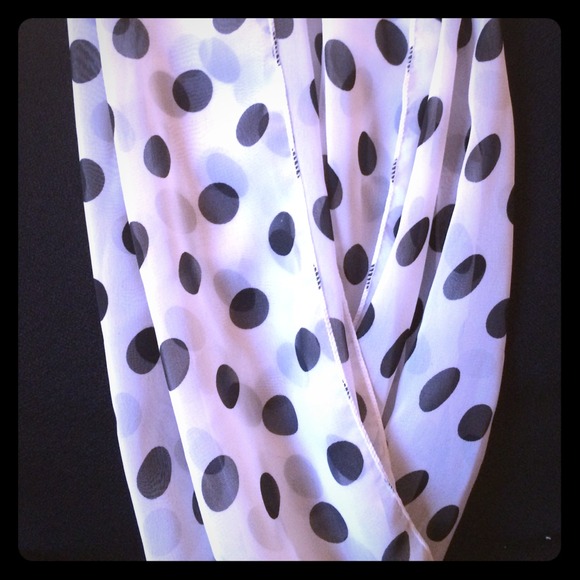 ❗️REDUCED❗️Black and White Polka Dot Scarf