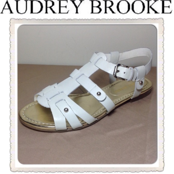 Audrey Brooke Shoes - 🌹SALE🌹Audrey Brooke Leather Flats