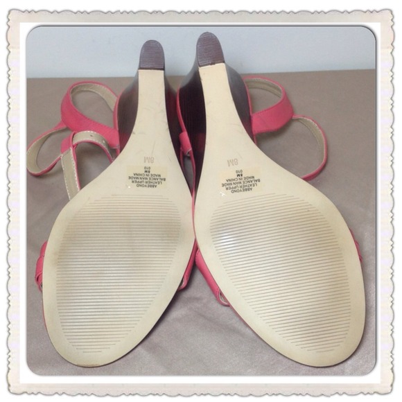 🌹SALE🌹Audrey Brooke Leather Wedge - Picture 4 of 4