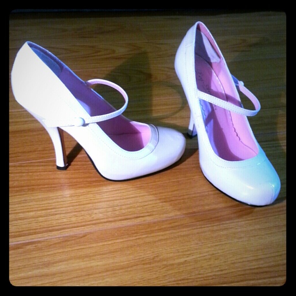 White Mary Jane high heeled pumps