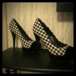 Houndstooth pumps