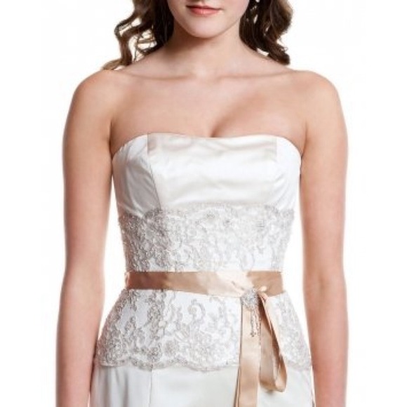 DaVinci Bridal Gown with beaded bodice - Picture 4 of 4