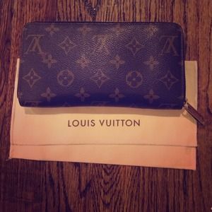 Louis Vuitton zip around wallet