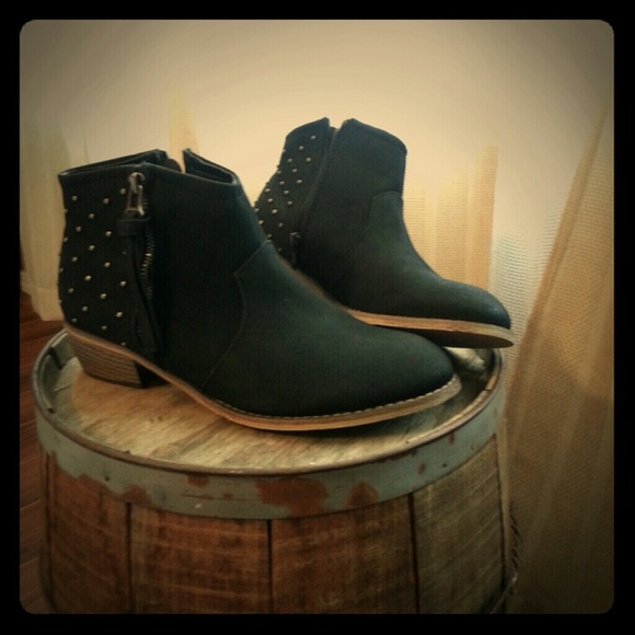 Aeropostale Studded Booties