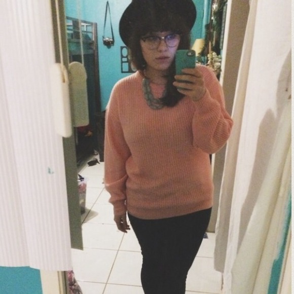 π«BUNDLEDπ« πHPπ Salmon Pink Oversized Sweater! - Picture 2 of 3