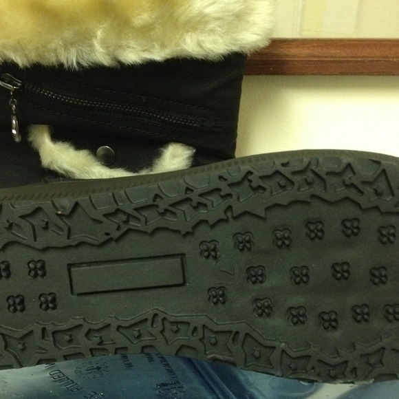 ‼️SOLD‼️ - Picture 2 of 4