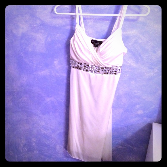 White cocktail dress. Never worn!!!