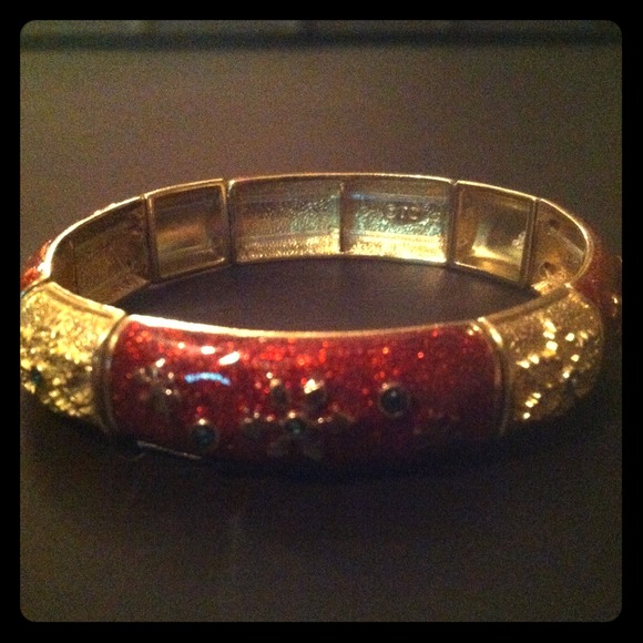🎄Seasonably-Chic Bracelet NWOT🎄