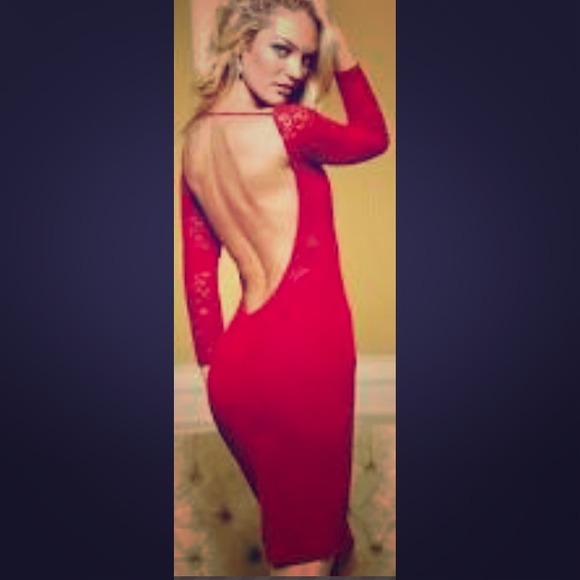 Red lace backless dress ❤️