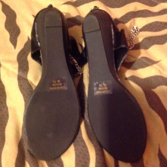 SOLD🔥 Black silver chain sandals - Picture 2 of 2