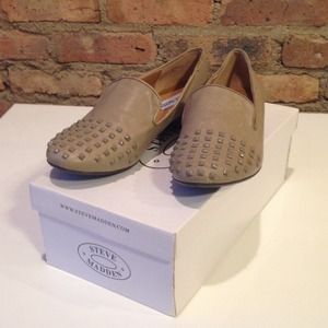 Steve Madden studded toe flats