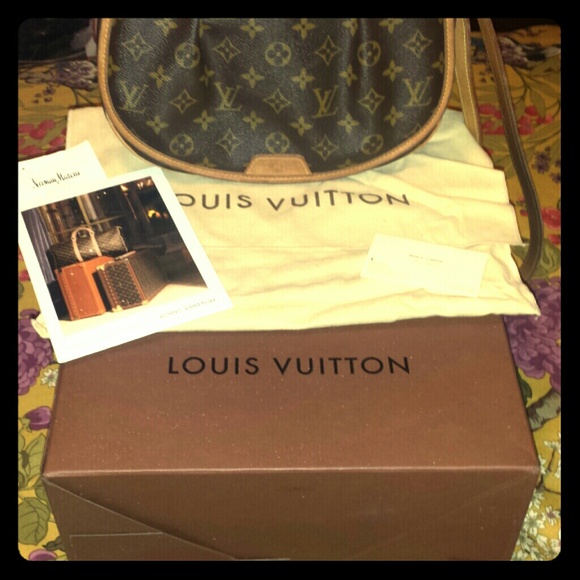 Sold♥ NFS♥♥♥Authentic Louis Vuitton cross body