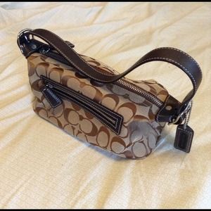 X TRADED X Authentic Signature Coach Handbag