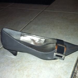 Leather closed toe flats