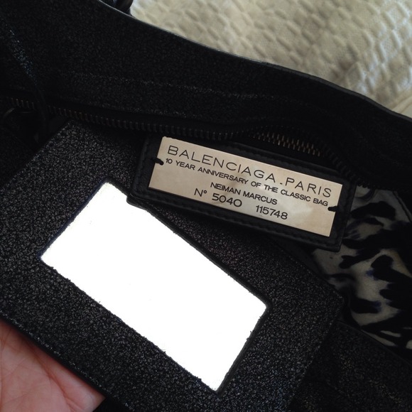 ๐๐๐HoLD๐๐๐๐ฏ Authentic Black Balenciaga - Picture 3 of 4