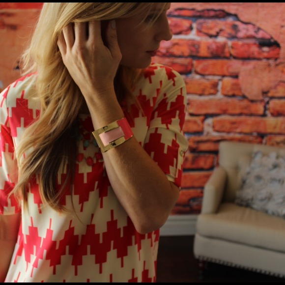 Jewelry - 🚫bundled🚫New two tone pink and gold buckle brace