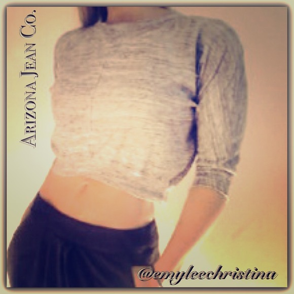 Cropped quarter sleeve