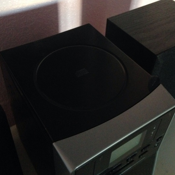 RCA Stereo - Picture 4 of 4