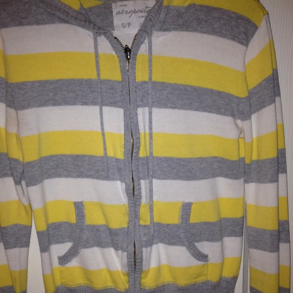 Sweatshirt - Picture 2 of 3