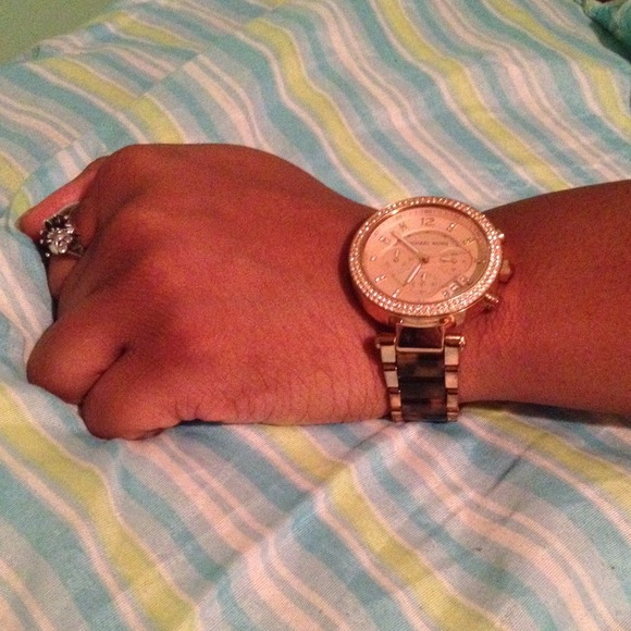 Rose Gold Michael Kors watch - Picture 2 of 4