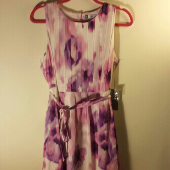 Jennifer Lopez Dresses & Skirts - Beautiful high neck dress